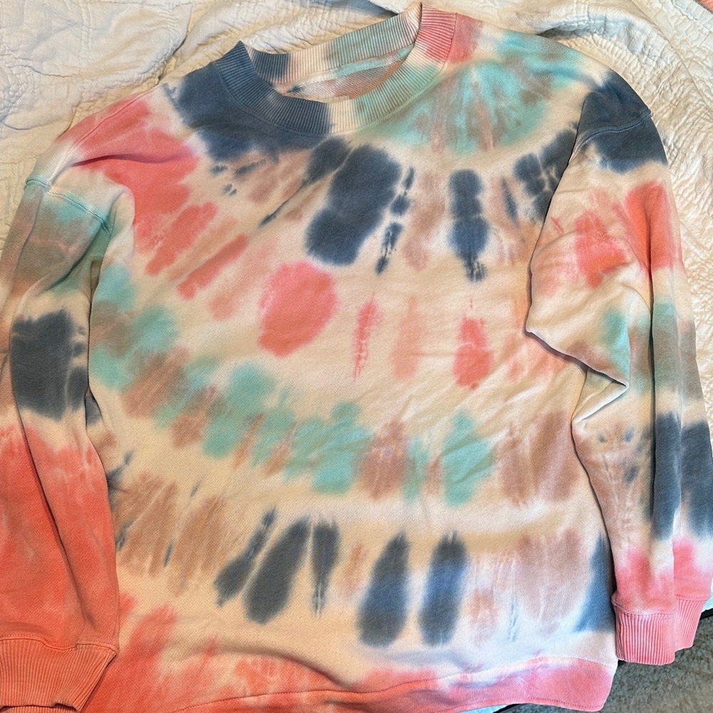American Eagle Outfitters Blue and Pink Tie-Dye Sweater